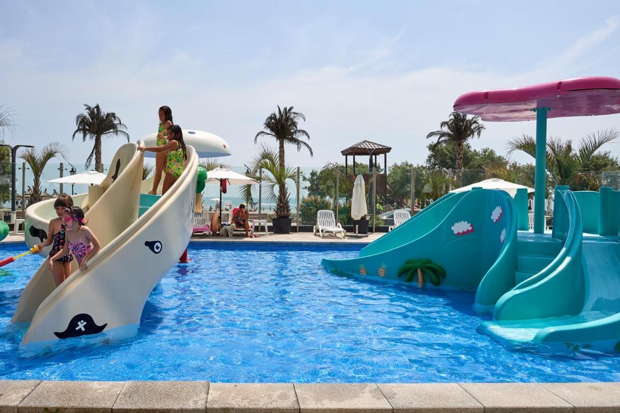 Sunrise Aparthotel Pool & Spa Mamaia Nord Navodari Bagian luar foto