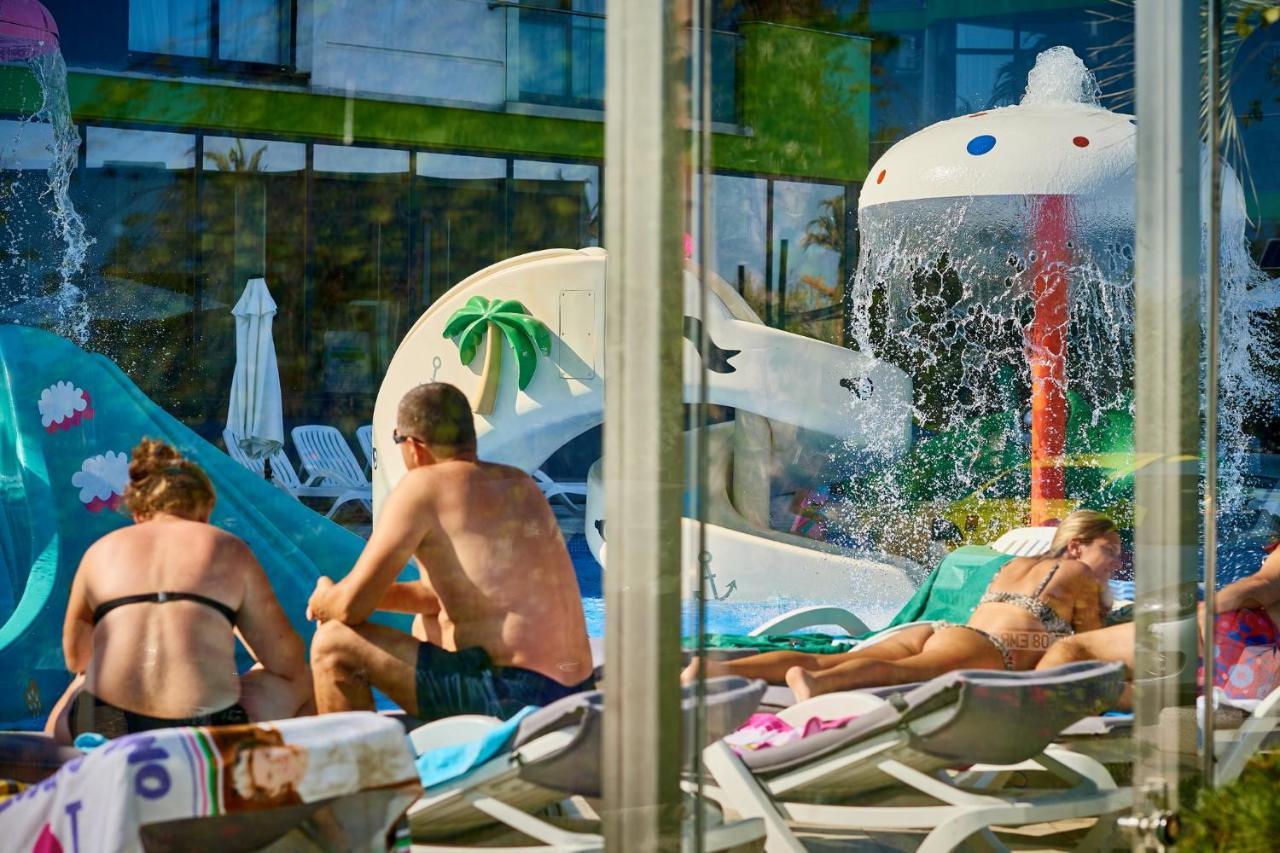 Sunrise Aparthotel Pool & Spa Mamaia Nord Navodari Bagian luar foto