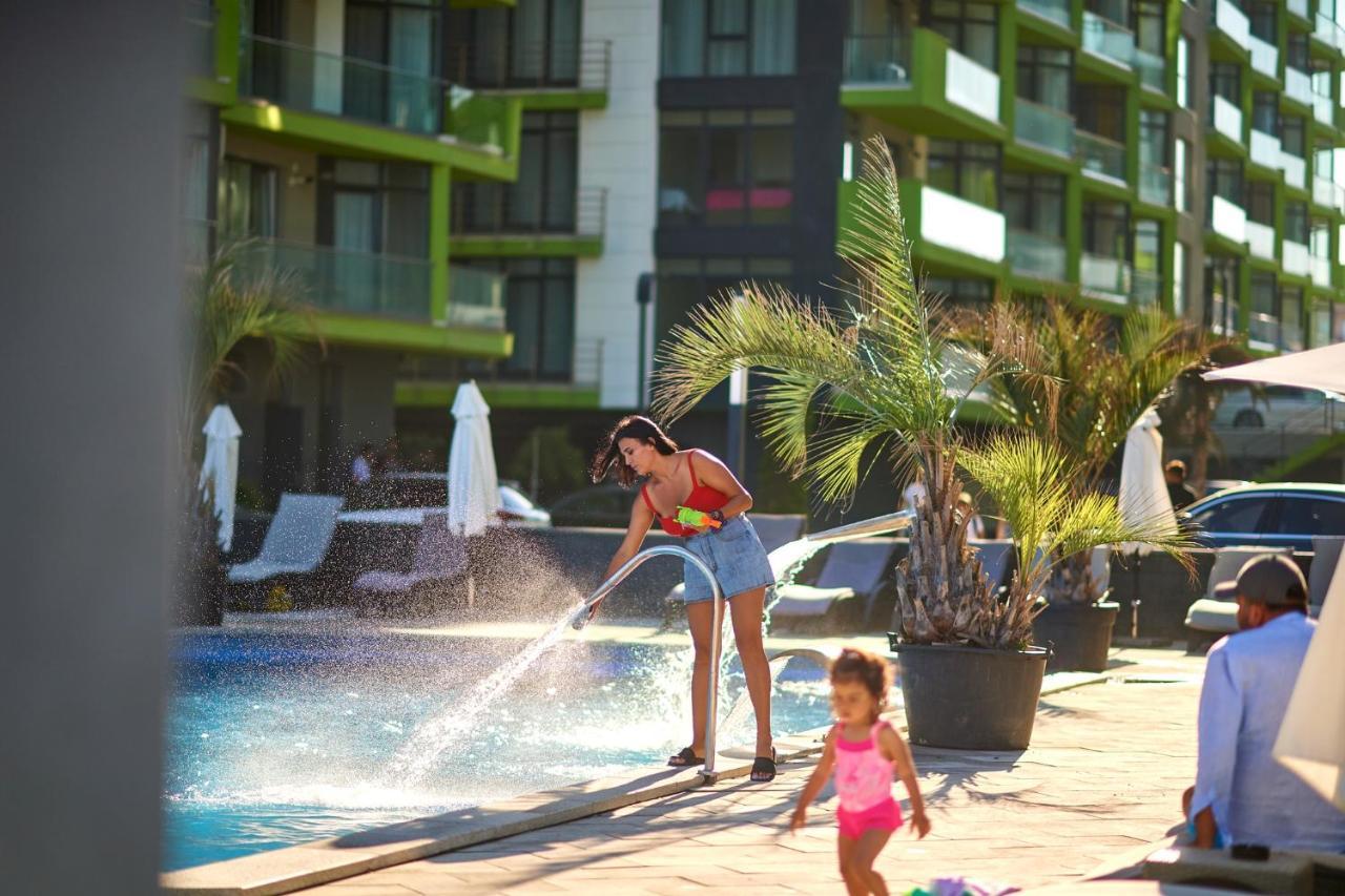 Sunrise Aparthotel Pool & Spa Mamaia Nord Navodari Bagian luar foto