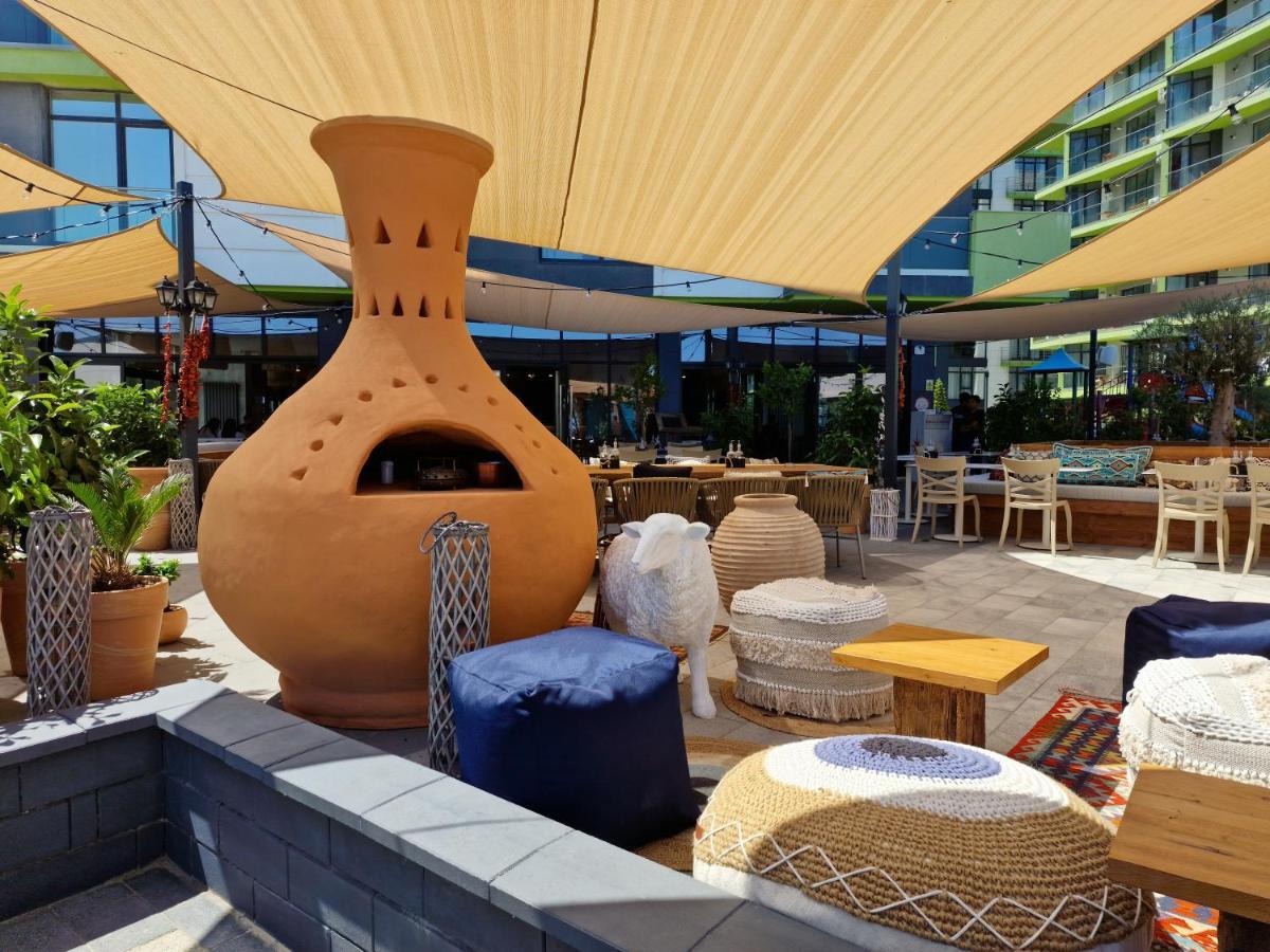 Sunrise Aparthotel Pool & Spa Mamaia Nord Navodari Bagian luar foto